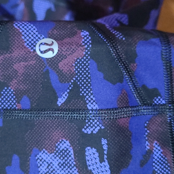 Lululemon camo leggings - Picture 3 of 7